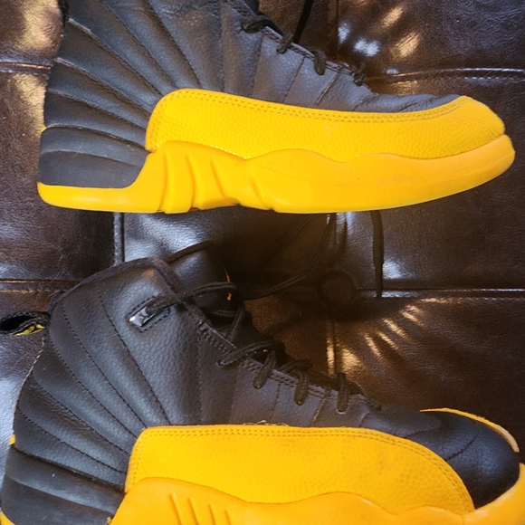 NICE Nike 23 Air Jordan 12 XII Retro GS Black University Gold 2020 3Y 4.5 Women - Picture 3 of 6